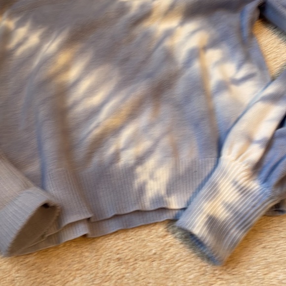 Open shoulder sweater - Picture 2 of 3